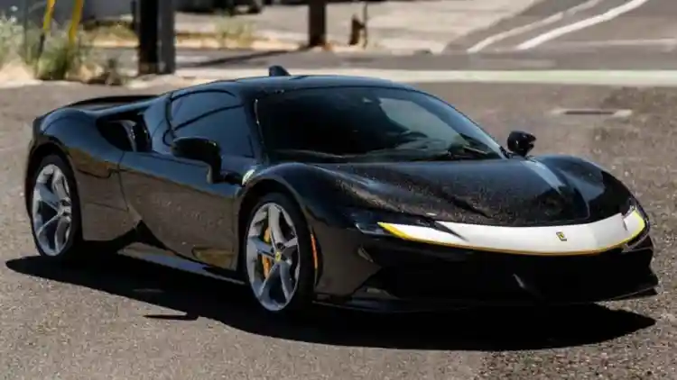 فيراري SF90 نيرو جالاكسي: تحفة فنية باللون الأسود ربما تكون الأجمل على الإطلاق