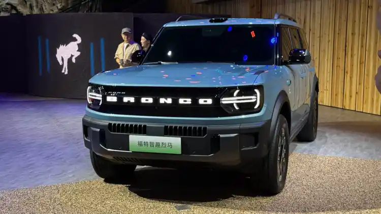 فورد برونكو الكهربائية تكشف عن نفسها في معرض تشنغدو للسيارات بنسختي BEV وEREV
