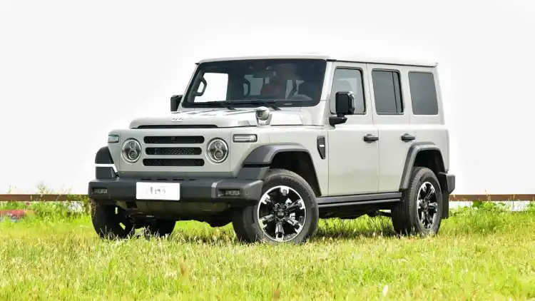 إطلاق 212 T01 ريفيو أوفيسر المطورة في معرض تشنغدو للسيارات 2025