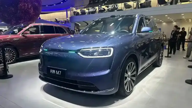 طرازات عالمية تخطف الأضواء في معرض تشنغدو للسيارات 2025