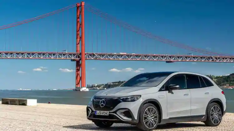 مرسيدس تتجه نحو المستقبل: توقف نهائي لإنتاج EQE وسيدان SUV بحلول 2026 واستراتيجية كهربائية جديدة