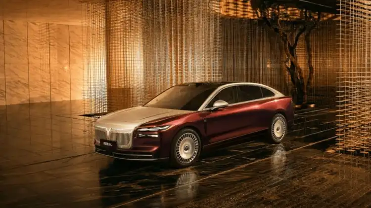 Voyah Chasing Light L 2026 debuts at Chengdu Auto Show with Huawei tech and luxury design