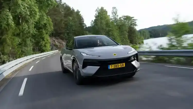 تعرف على أسرع 10 سيارات كهربائية شحناً ولوتس اليترا في الصدارة