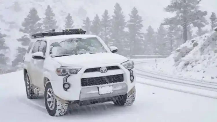 Understanding the VSC Warning Light in Toyota and Lexus: How It Keeps You Safe and What to Do When It Lights Up