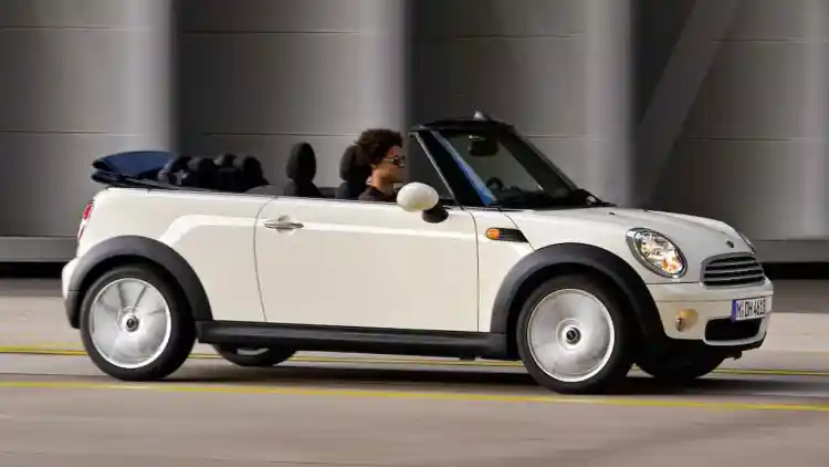 Mini Cooper Convertible: The Joy of Open-Top Driving
