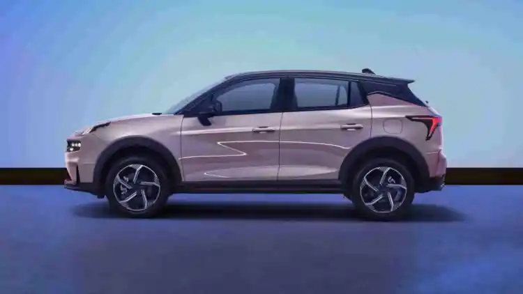 Lynk & Co 06 Hyper Halo 2025: The Smart Crossover That Redefines Urban Style and Tech Luxury in Saudi Arabia