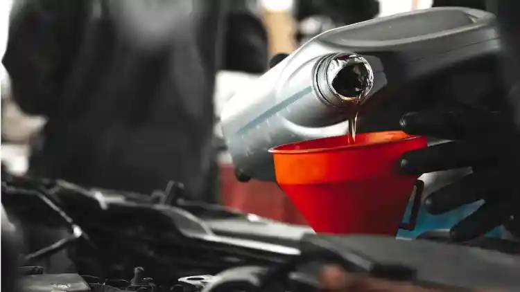 Engine Oil: Your Car’s Lifeline—How to Know When to Change and Why It Matters
