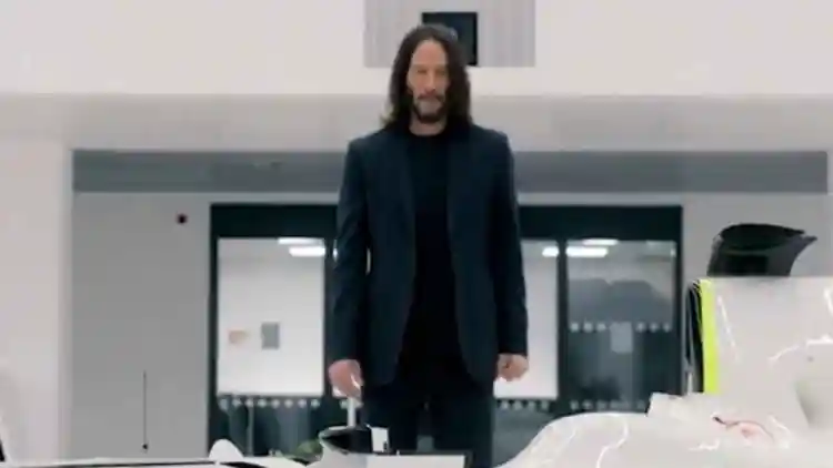 لا توصف F1 القصة