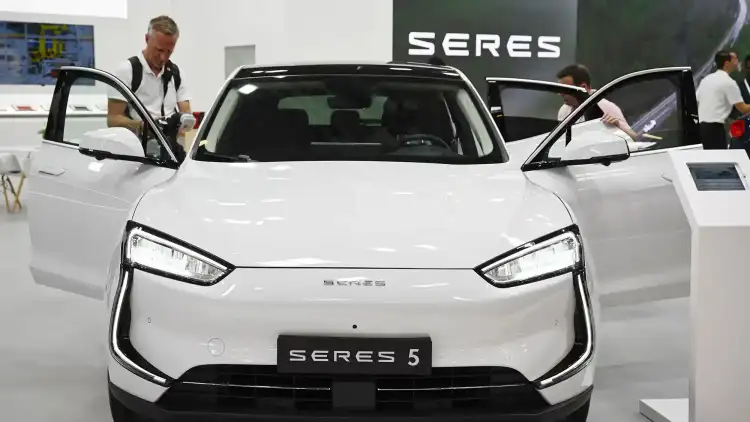 سيريس الإمارات: اكتشف سيارات المستقبل الكهربائية اليوم