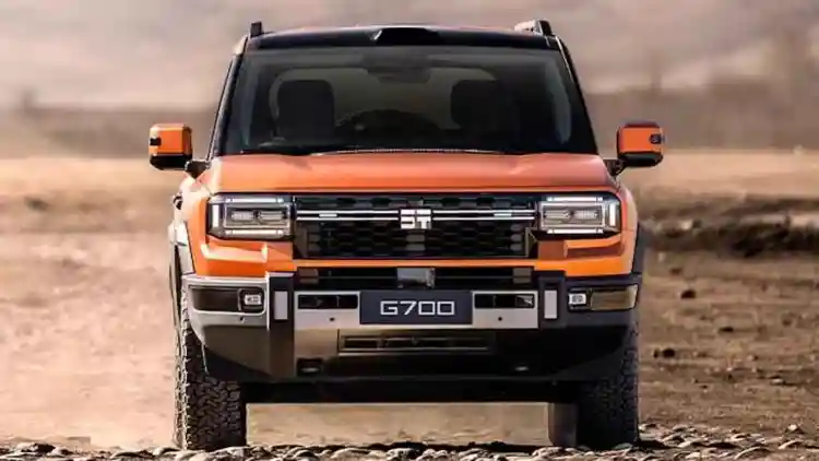 مقارنة تفصيلية بين جيتور G700 وتويوتا لاندكروزر LC300 في فئة الاس يو في الكبيرة