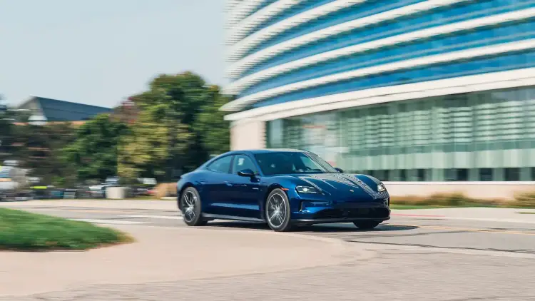 Comparison of Performance and Luxury Xiaomi SU7 vs Porsche Taycan