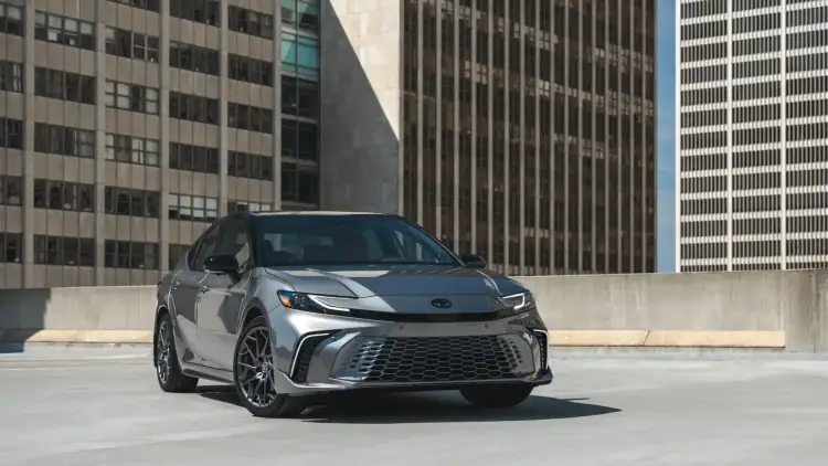 What Makes the Toyota Camry 2025 the Favorite in the Saudi Market?