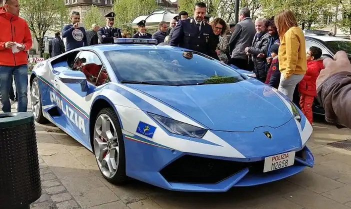 أفضل 6 سيارات لامبورغيني الرياضية في 2025: السرعة والفخامة والابتكار