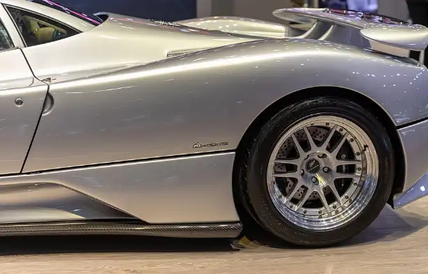 أفضل 5 سيارات رياضية من باجاني في 2025