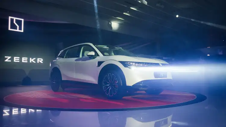 Zeekr 7X تصل إلى دبي لتعيد تعريف الفخامة الذكية.