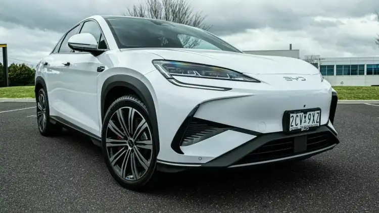 بي واي دي سيليون 7 بيرفورمانس: التحدي الحقيقي الجديد لتسلا في فئة الـSUV الكهربائية المتطورة﻿