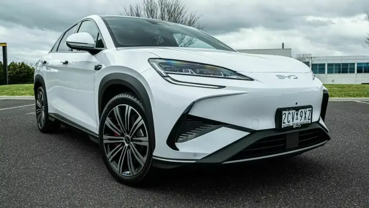 بي واي دي سيليون 7 بيرفورمانس: التحدي الحقيقي الجديد لتسلا في فئة الـSUV الكهربائية المتطورة﻿