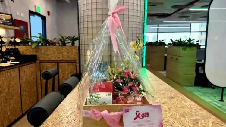 قوة زهريّة على الطريق: كيف أحدثت دبي كارز ثورة الاعتراف بالمرأة في قطاع السيارات الخليجي﻿