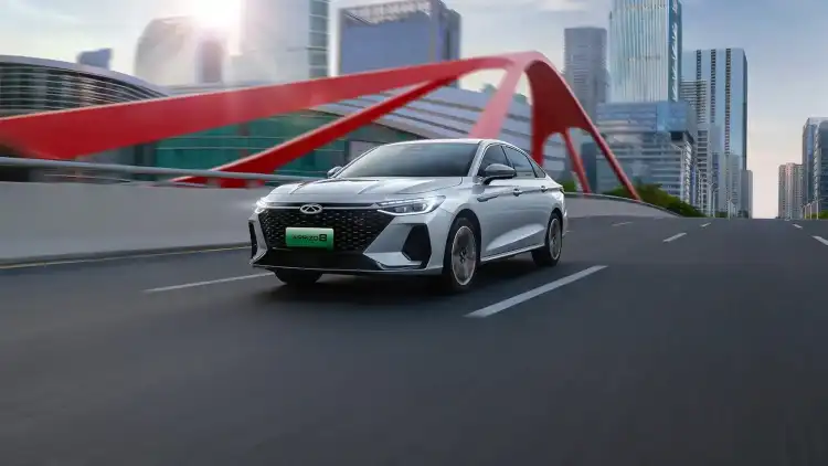 شيري اريزو 8 الهجينة القابلة للشحن تصل إلى الإمارات بتقنيات فاخرة ومدى كهربائي مميز