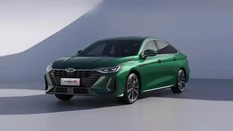 شيري أريزو 8 هايبرد تصل إلى الإمارات بمدى كهربائي استثنائي وتجهيزات فاخرة