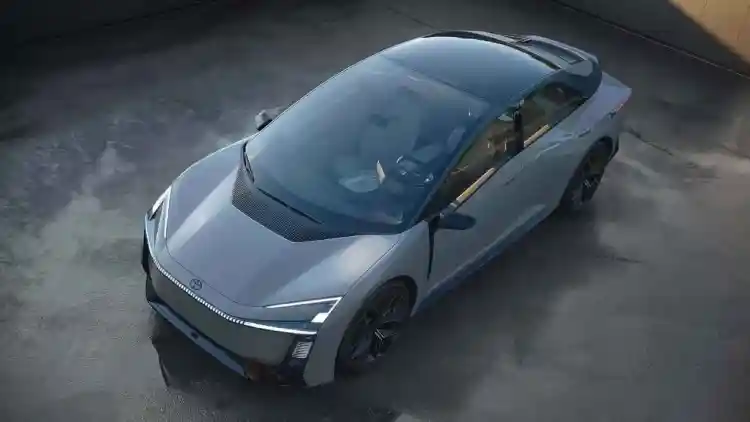 Toyota Corolla Goes Next-Gen Hybrid: A Sharper Compact with Ultra-Efficiency and Real Tech Muscle