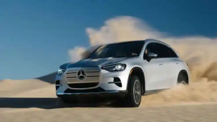 مرسيدس GLC الكهربائية 2027: الرفاهية، الأداء والمتعة وسط الرمال… SUV كهربائي يغير قواعد اللعب في الكثبان!﻿