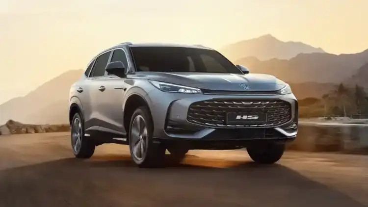 مقارنة إم جي HS وهوندا CR-V 2025 في السعودية: من تتفوق في فئة الاس يو في المتوسطة؟