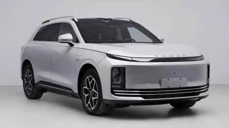 إكسيد ET7 2026: قمة الذكاء والرفاهية والتقنيات الكهربائية بخيارين للدفع في عالم السيارات الفاخرة