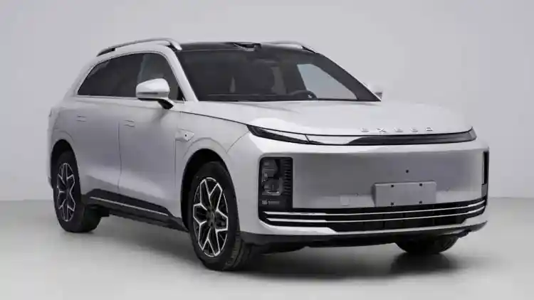 إكسيد ET7 2026: قمة الذكاء والرفاهية والتقنيات الكهربائية بخيارين للدفع في عالم السيارات الفاخرة