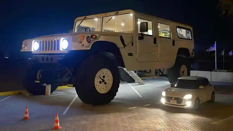 The Desert Giant: Unpacking the Ultimate Hummer H1 X3—Sheikh Hamad’s Monumental Two-Story Rolling Mansion