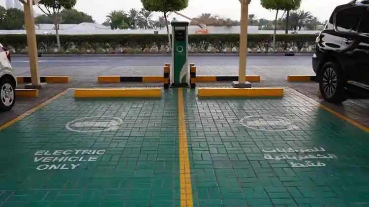 Dubai or Abu Dhabi: Which Is Better for Charging Electric Cars in the UAE?