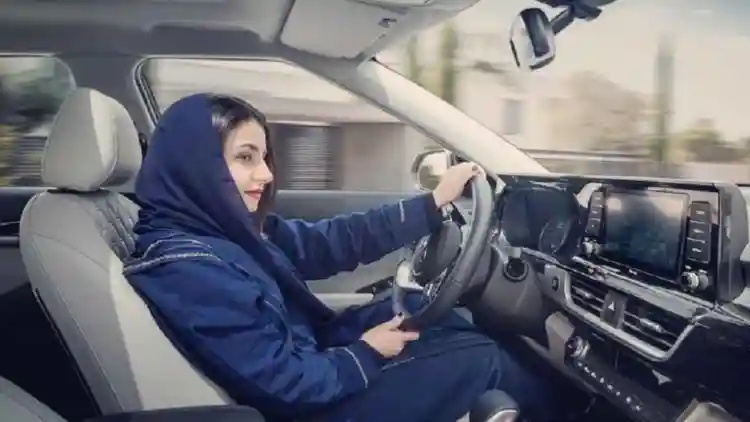 أمجاد العمري: مهندسة سعودية تشق طريقها بين معامل الميكانيكا وحلبات الكارتنغ