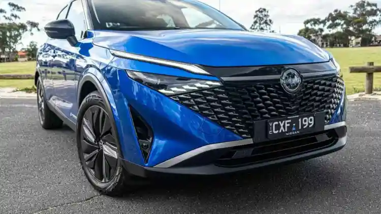 “نيسان قشقاي e‑Power 2025: SUV تقود كسيارة كهربائية… لكنها لا تعرف طريق الشاحن!”