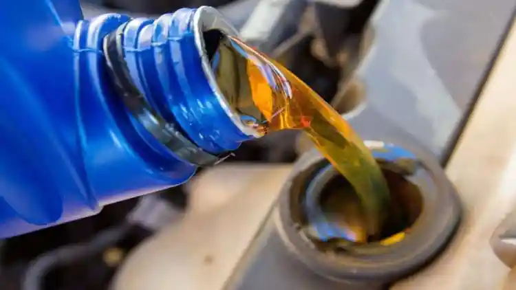 Do You Really Need Different Motor Oil In Winter? When Changing Viscosity Becomes Essential To Protect Your Engine In Extreme Cold