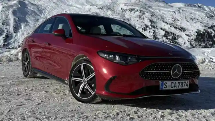 مرسيدس CLA220 4MATIC الهجينة 2027: تناغم القوة والكفاءة… ولكن بسحر ألماني مختلط