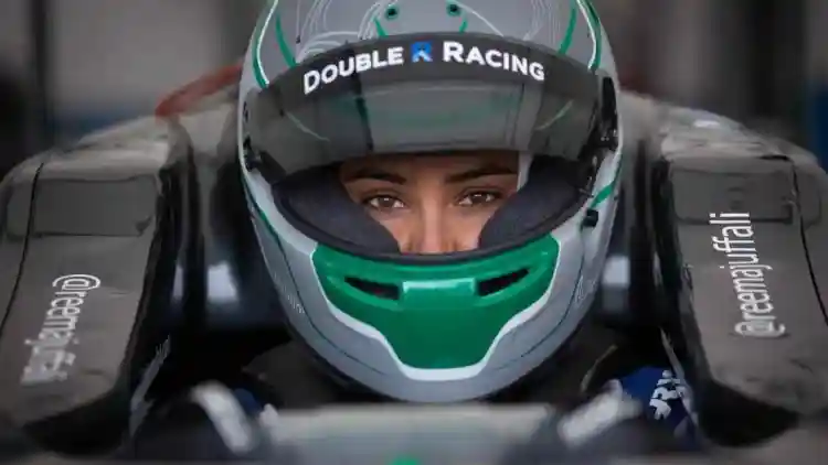 Faster Than the Wind: How the First Saudi Female Motorcycle Racer Made History with Her Determination and Passion