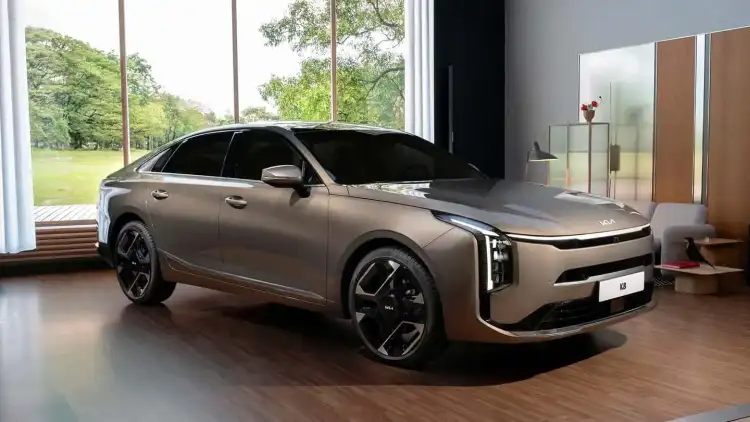 Front End Changes, 2025 Kia K8 Unveiled, 4 Engine Options Offered