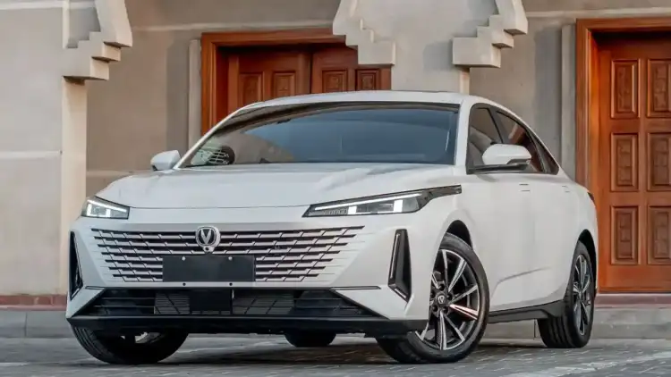 Hyundai Accent 2025 vs Changan Eado Plus 2025 in Saudi Arabia KSA Comparison