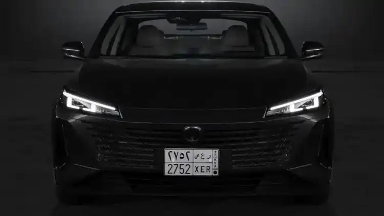 مقارنة شاملة بين هيونداي أكسنت وشانجان إيدو بلس: أيهما الأنسب لقيادة يومية في الخليج؟