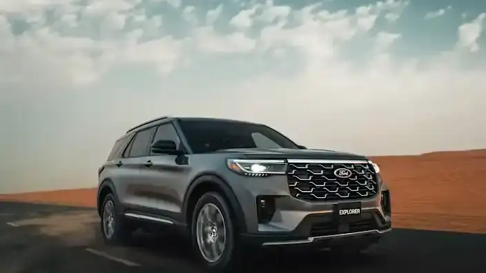 من يتصدر المشهد؟ أكثر 10 سيارات أثارت اهتمام السوق الإماراتي في 2025