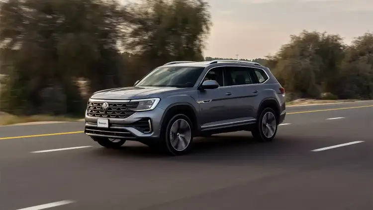 أفضل سيارات اس يو في بثلاثة صفوف لعام 2026: المساحة والعملية للعائلات في الخليج