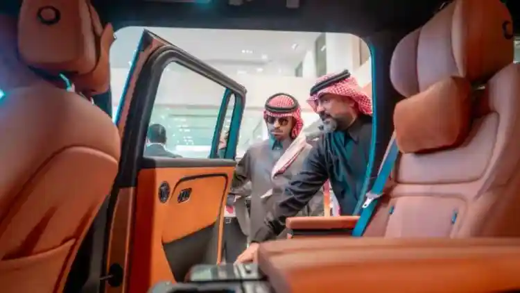 Saudi Luxury Revolution: Roxs Attacks w/ 5th Branch & Maybach - Super Car Kingdom!