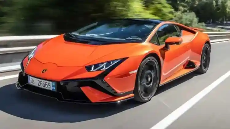 أسطول سالم الدوسري #29: رولز رويس، لامبورجيني، برابوس G—نجم كرة سعودي أسطورة الفخامة والسرعة. (11 كلمة) [conversation_context].