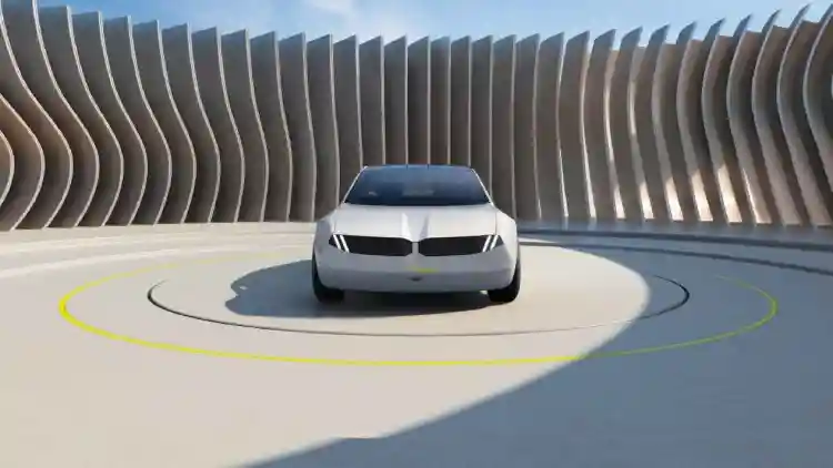 العنوان الجديد: انفجار الابتكار.. بي إم دبليو فيجن نوي كلاسه تُشعل ثورة الكهرباء بتصميم يأسر الأنفاس!