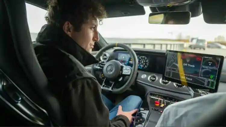 بوش تطلق AI يجعلك أسرع من لاندو نوريس! Track Performance Assist يُحدث ثورة في الحلبة