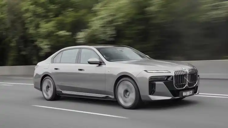 Why the 2026 BMW i7 Is the Best Luxury Electric Sedan in Saudi Arabia