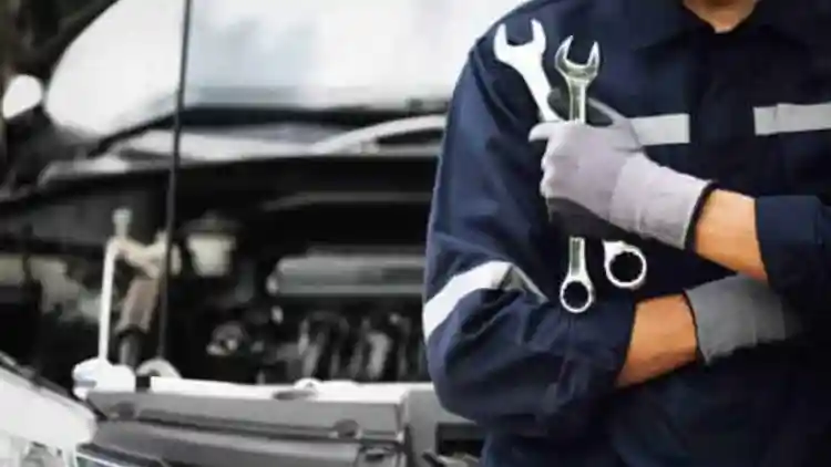 Smart Car Maintenance for Beginners in Saudi Arabia: Simple Weekly Checks That Save You from Costly Repairs