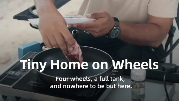 Tiny Home on Wheels : Four wheels, a full tank, and nowhere to be but here.
