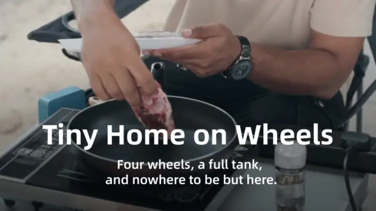 Tiny Home on Wheels : Four wheels, a full tank, and nowhere to be but here.
