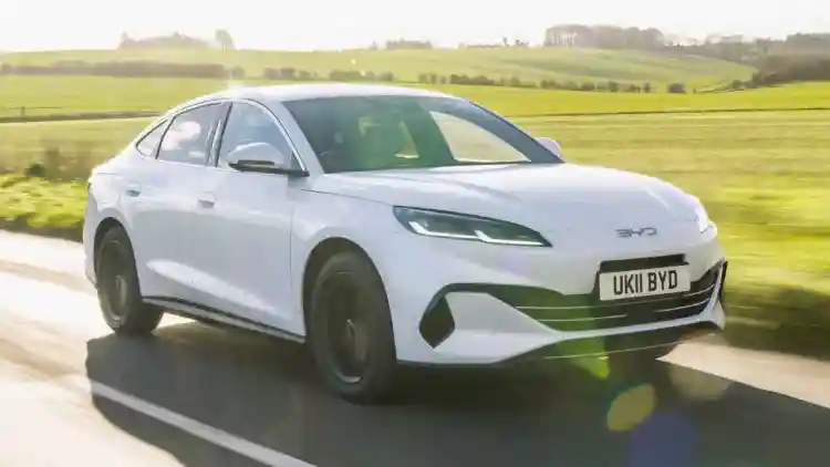 BYD سييل 6: عندما تصبح الهجينة القابلة للشحن خيارًا عاقلًا لا حلًا مؤقتًا مقدمة: لماذا سييل 6 مهمة الآن؟